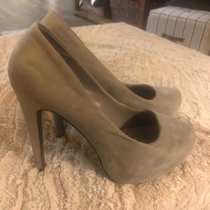 Gray swede heel